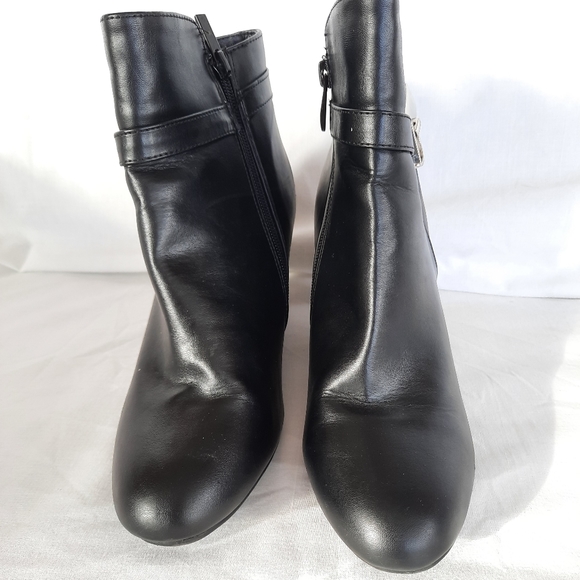 CL by Laundry Heeled Booties. Size 8 - Picture 3 of 7